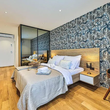 Holiday home Beautiful In With Kitchen Trogir
